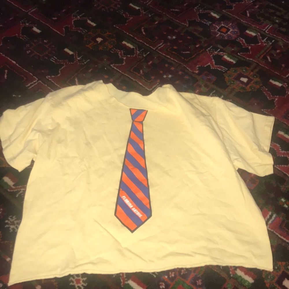 gators cut out tie shirt